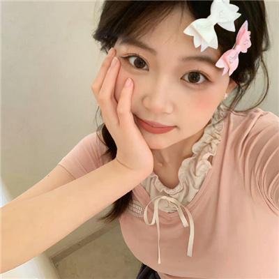 昂首挺胸